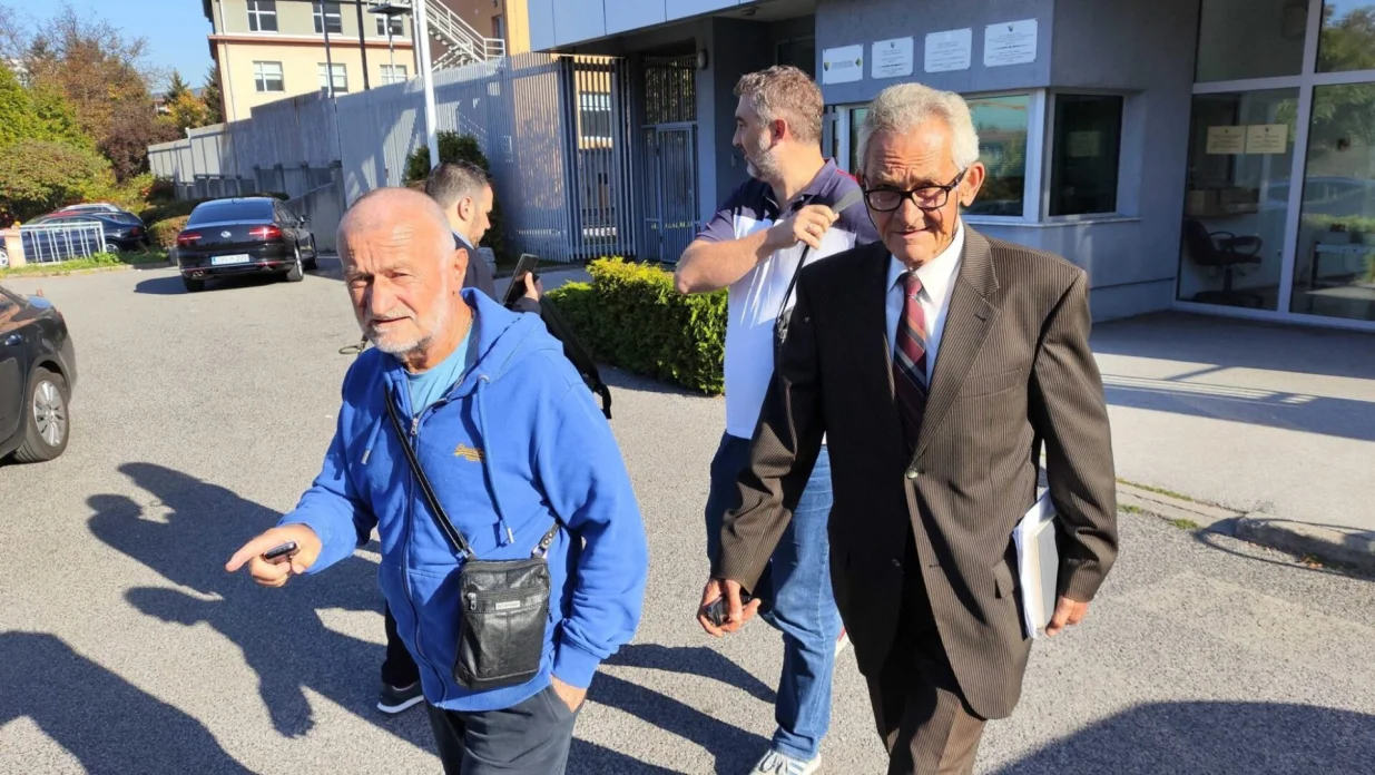 Mile Ujić (desno) prilikom jednog od ranijih dolazaka u Sud BiH/Detektor