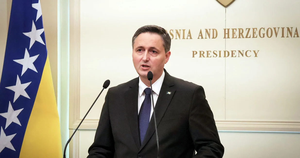 Denis Bećirović čestitao Kurban bajram/