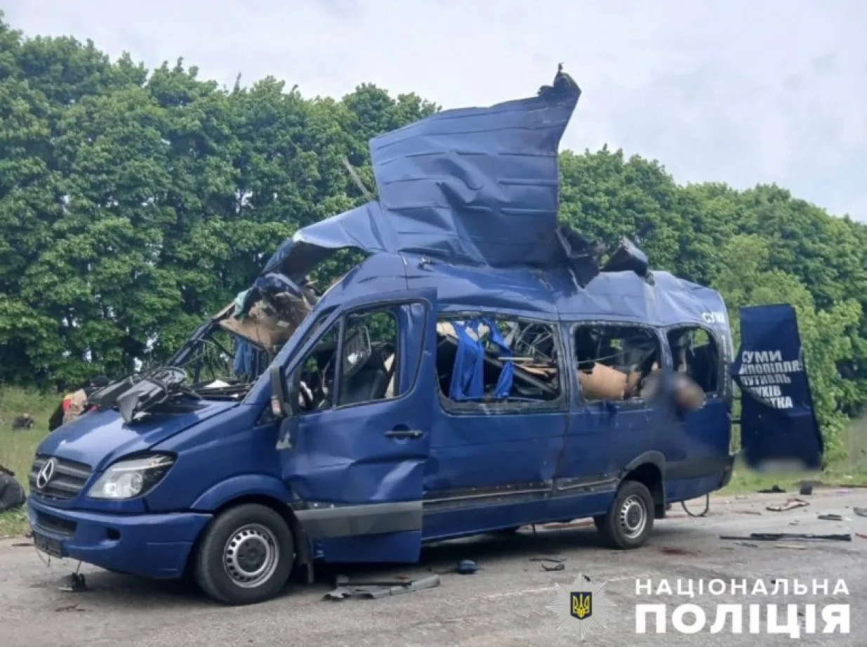 Pogođen autobus u Ukrajini, devet mrtvih/X