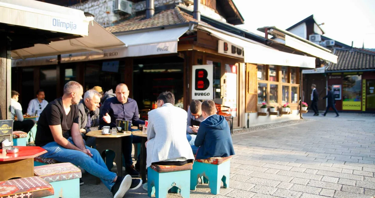 Bajramsko jutro, Kurban-bajram, Baščaršija, bajramska kafa, cvijeće/Damir Deljo