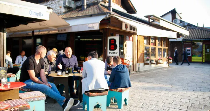 Bajramsko jutro, Kurban-bajram, Baščaršija, bajramska kafa, cvijeće/Damir Deljo