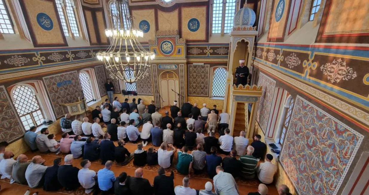 Bajram-namaz u Tuzli, Kurban-bajram/Fena