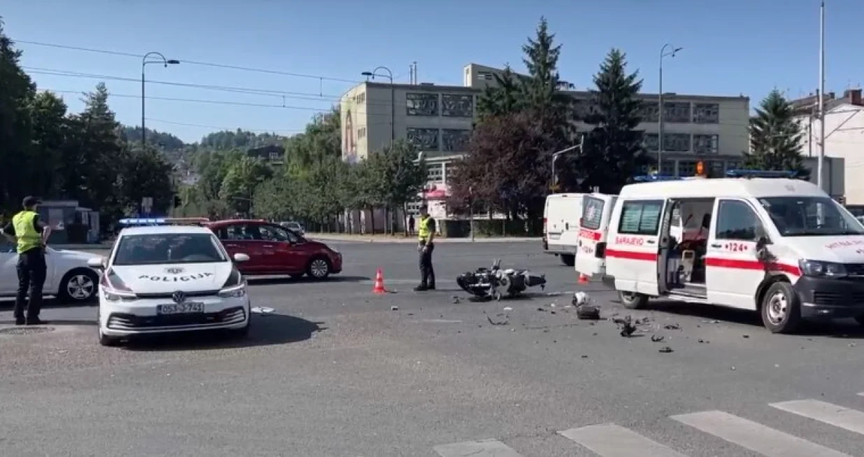 sudar motor i hitna, pofalići, povrijeđene 4 osobe// Screenshot