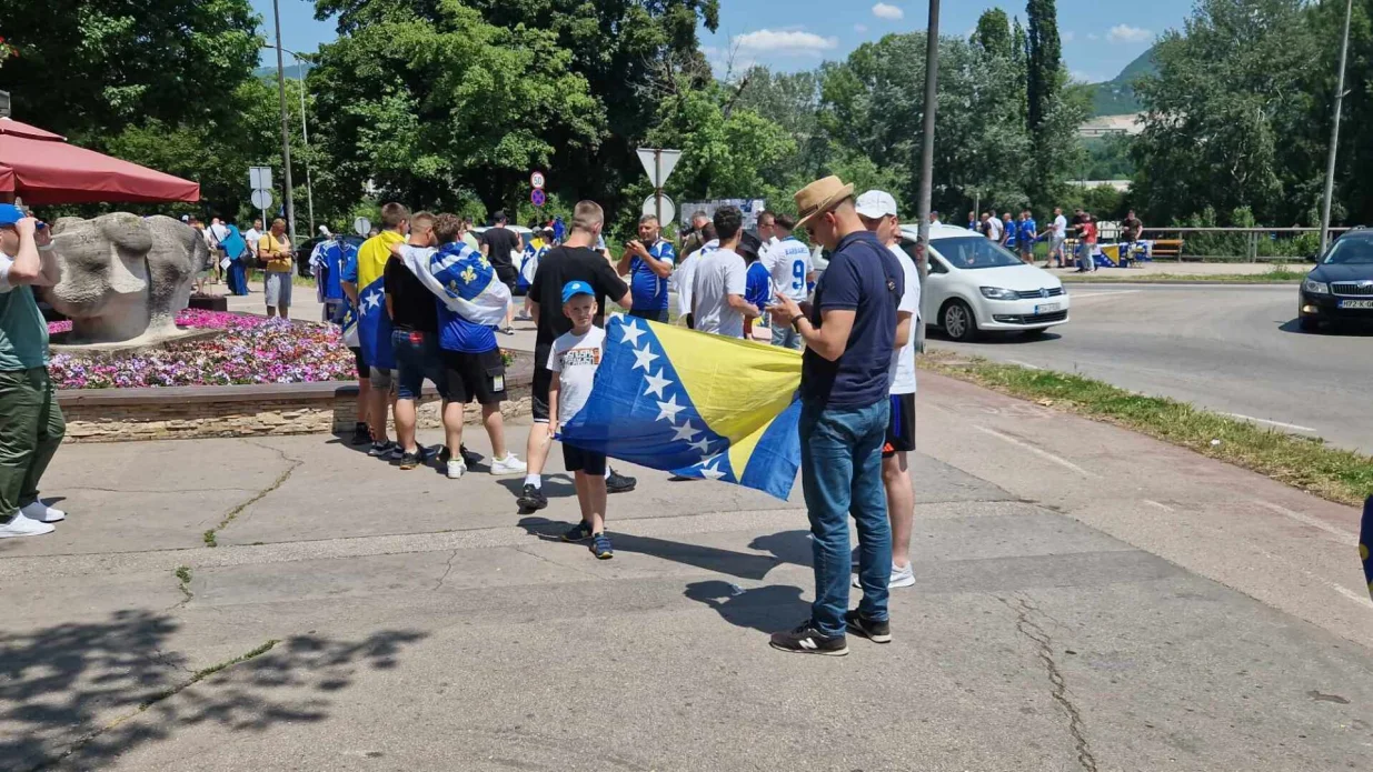Atmosfera u Zenici uoči utakmice protiv San Marina (FOTO: Sanel Konjhodžić/Sport1)