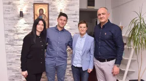 Brnabić u društvu Pavlovića/Ana Brnabić