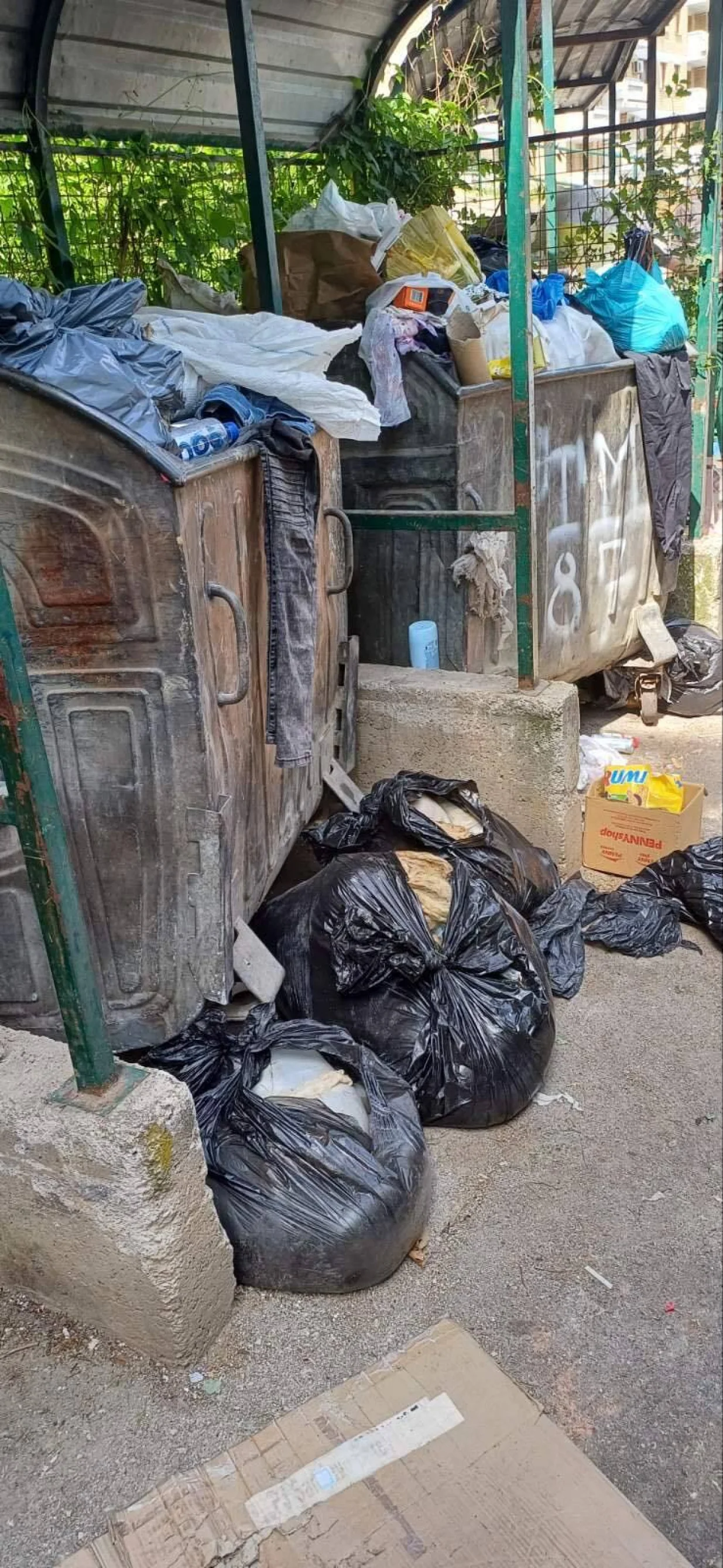 Ostaci kurbana kod kontejnera/Kjkp Rad