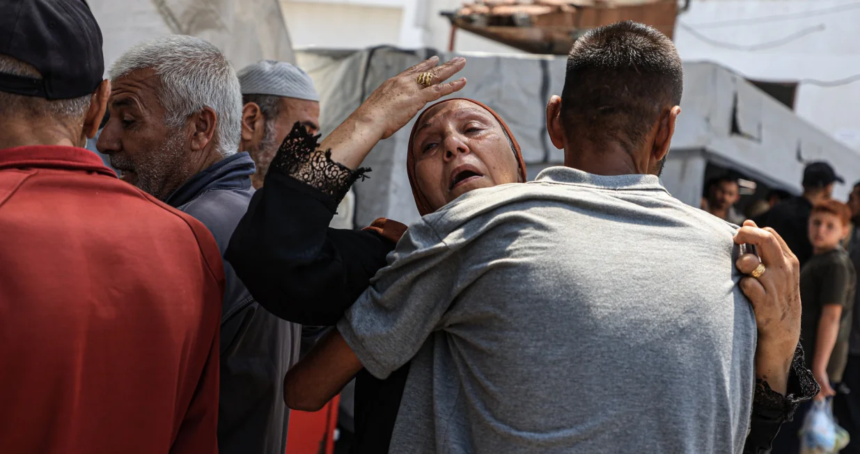 GAZA, PALESTINA - 8. JUNI 2025.Najmanje 23 Palestinaca, ukljuДЌujuД‡i djecu, ubijeno je, a 70 ih je ozlijeД'eno u danaЕЎnjim napadima kojima izraelska vojska nastavlja genocidni rat ЕЎiro Pojasa Gaze treД‡eg dana Kurban-bajrama.Jedan od napada dogodio se u mjestu Shuja'iyya, a stradalnici su prevezeni u BaptistiДЌku bolnicu Al-Ahli. (Dawoud Abo Alkas - Anadolu Agency)/