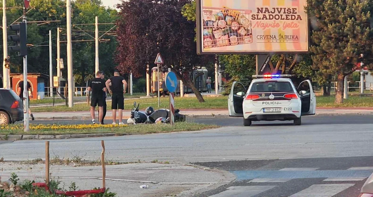 Saobraćajna nesreća kod tramvajske stanice Nedžarići/Čitatelj Oslobođenja