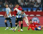 Soccer Football - World Cup - South American Qualifiers - Chile v Argentina - Estadio Nacional Julio Martinez Pradanos, Santiago, Chile - June 5, 2025 Argentina's Franco Mastantuono in action with Chile's Guillermo Maripan REUTERS/Pablo Sanhueza