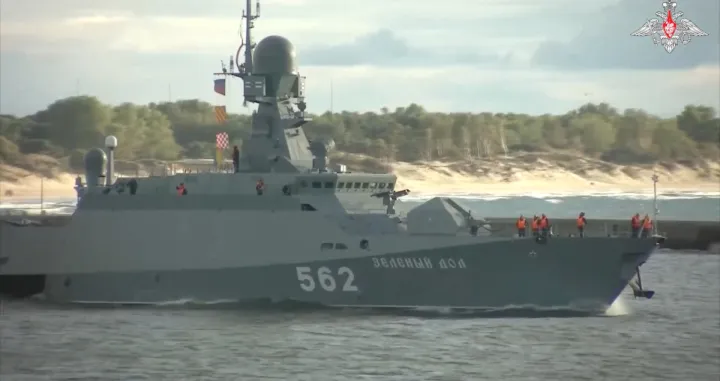 A still image from a video released by the Russian Defence Ministry shows the small-size missile ship Zeleniy Dol, that is said to be involved in naval drills in the Baltic Sea, as it leaves a permanent base at an unknown location in Russia, in this image taken from handout footage released May 27, 2025. Russian Defence Ministry/Handout via REUTERS ATTENTION EDITORS - THIS IMAGE HAS BEEN SUPPLIED BY A THIRD PARTY. NO RESALES. NO ARCHIVES. MANDATORY CREDIT. WATERMARK FROM SOURCE./Russian Defence Ministry