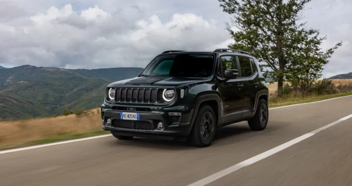 Jeep je oduvijek važio za brend koji proizvodi terenske automobile namijenjene najtežim avanturističkim izazovima. Ovaj put u tu grupu terenaca uvršten je i kompaktni, gradski SUV Renegade, koji je uz pomoć paketa Nord Star dodatno istakao svoje off-road gene...  ADSFGADFSG/
