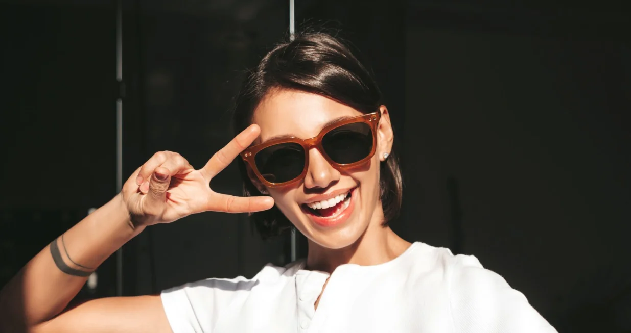 Nasmijana djevojka//