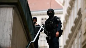 epa08794932 Austrian police special forces patrol after multiple shootings in the first district of Vienna, Austria, 03 November 2020. According to recent reports, at least four persons are reported to have died and many are seriously injured in what officials treat as a terror attack which took place in the evening of 02 November. EPA/CHRISTIAN BRUNA/Christian Bruna