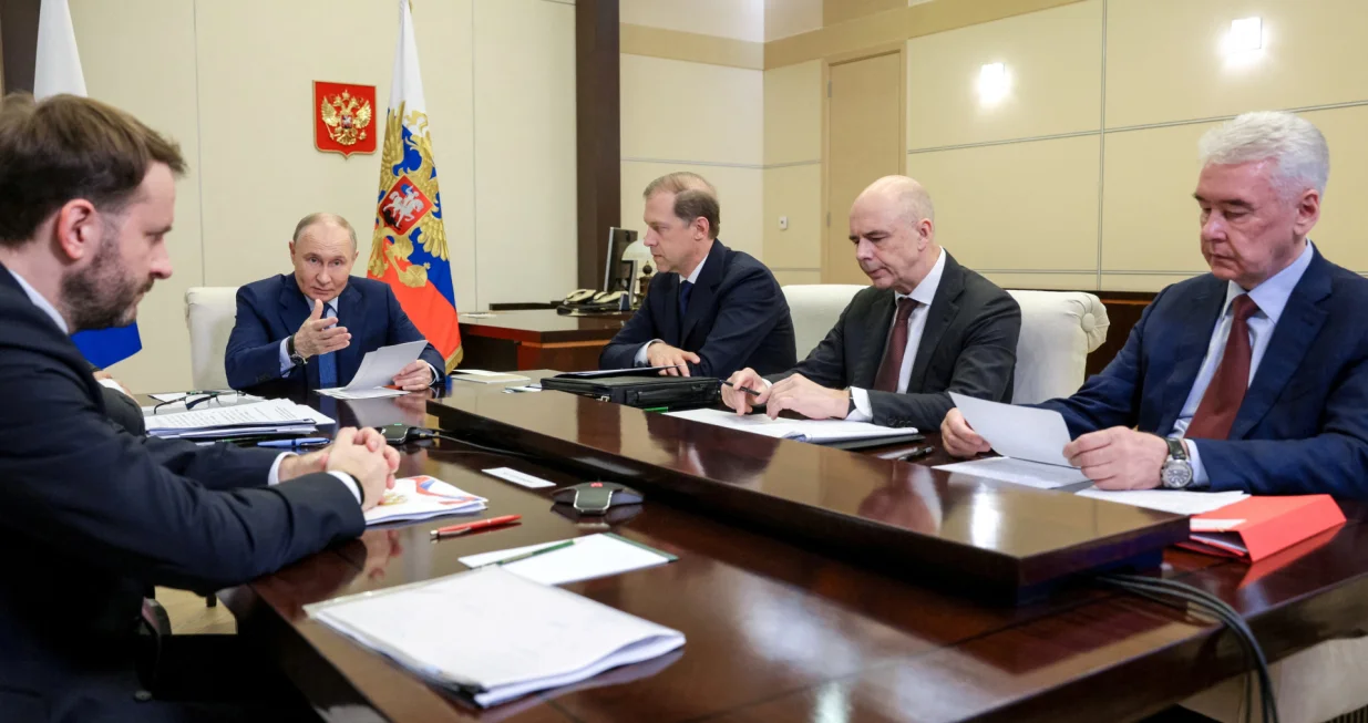 Russian President Vladimir Putin chairs a meeting of the Presidential Council for Strategic Development and National Projects at the Novo-Ogaryovo state residence outside Moscow, Russia June 6, 2025. Sputnik/Gavriil Grigorov/Pool via REUTERS ATTENTION EDITORS - THIS IMAGE WAS PROVIDED BY A THIRD PARTY./Gavriil Grigorov