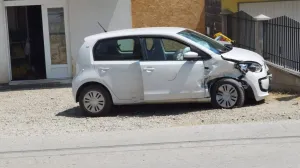 U Visokom pronađeno vozilo VIK-a koje je ukradeno u Sarajevu, vozač pokušao pobjeći policiji pa slupao auto/