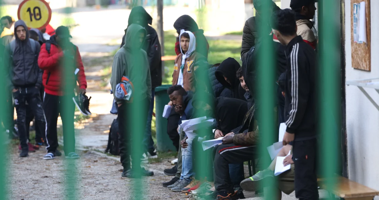 Migratski centar u Blažuju nakon racije sipe/Senad Gubelić