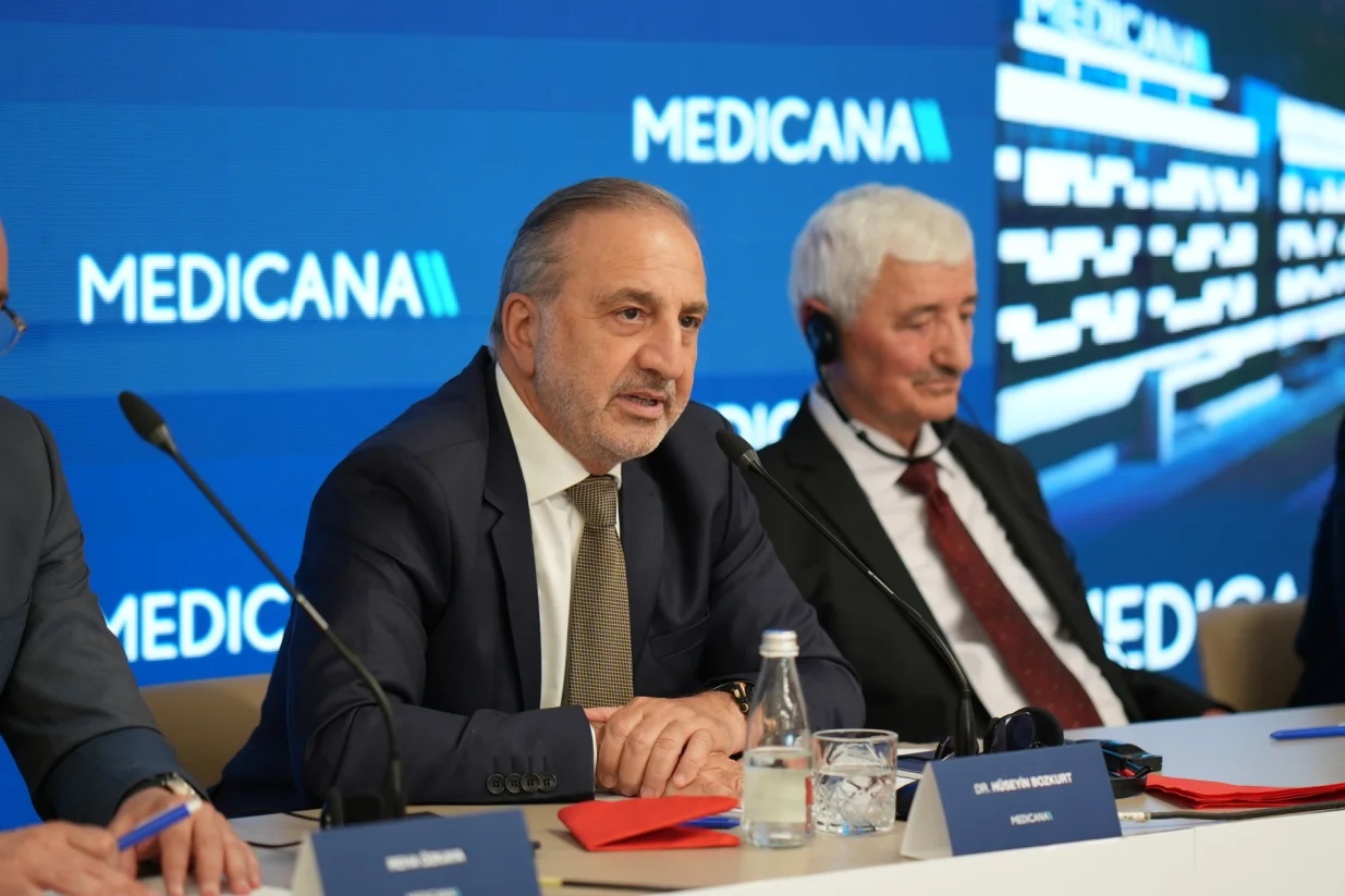 dr. Huseyin Bozkurta/Yunus Demirbas