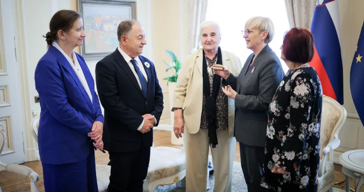 Ljubljana, Slovenija - 10. juni 2025. godine:Predsjednica Slovenije Nata&scaron;a Pirc - Musar primila je u srijedu u Ljubljani članove Udruženja pokret majki enklava Srebrenice i Žepe i Udruženja žrtava i svjedoka genocida (Predsednica Republike Slovenije - Anadolu Agency)/