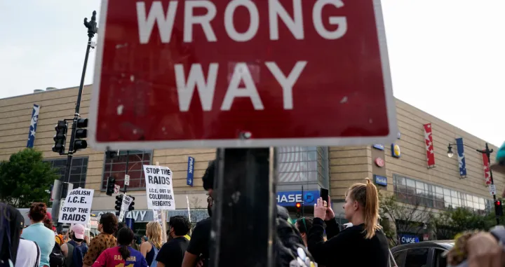 People take part in a demonstration, as part of nationwide protests in solidarity with Los Angeles protests against federal immigration sweeps, in Washington, D.C., U.S., June 10, 2025. REUTERS/Nathan Howard/Nathan Howard