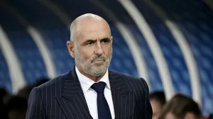 Soccer Football - World Cup - European Qualifiers - Group G - Finland v Poland - Helsinki Olympic Stadium, Helsinki, Finland - June 10, 2025 Poland coach Michal Probierz before the match Markku Ulander/Lehtikuva via REUTERS ATTENTION EDITORS - THIS IMAGE WAS PROVIDED BY A THIRD PARTY. NO THIRD PARTY SALES. NOT FOR USE BY REUTERS THIRD PARTY DISTRIBUTORS. FINLAND OUT. NO COMMERCIAL OR EDITORIAL SALES IN FINLAND.