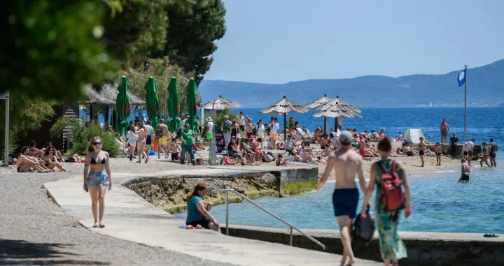 31.05.2025., Zadar - Suncan subotnji dan na gradskoj plazi Kolovare. Photo: Pixsell/PIXSELL/Pixsell/pixsell