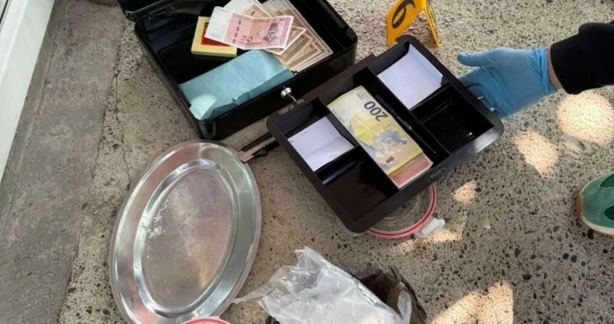 Oduzeti droga, oružje i novac/Policija Brčko//