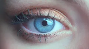 Ne ignorišite titranje oka/Free Pik