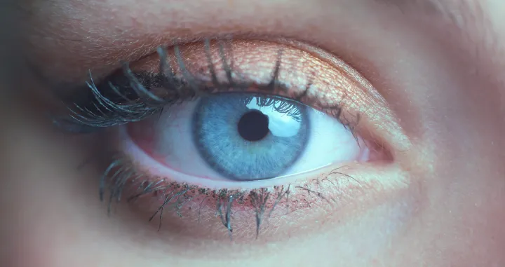 Ne ignorišite titranje oka/Free Pik