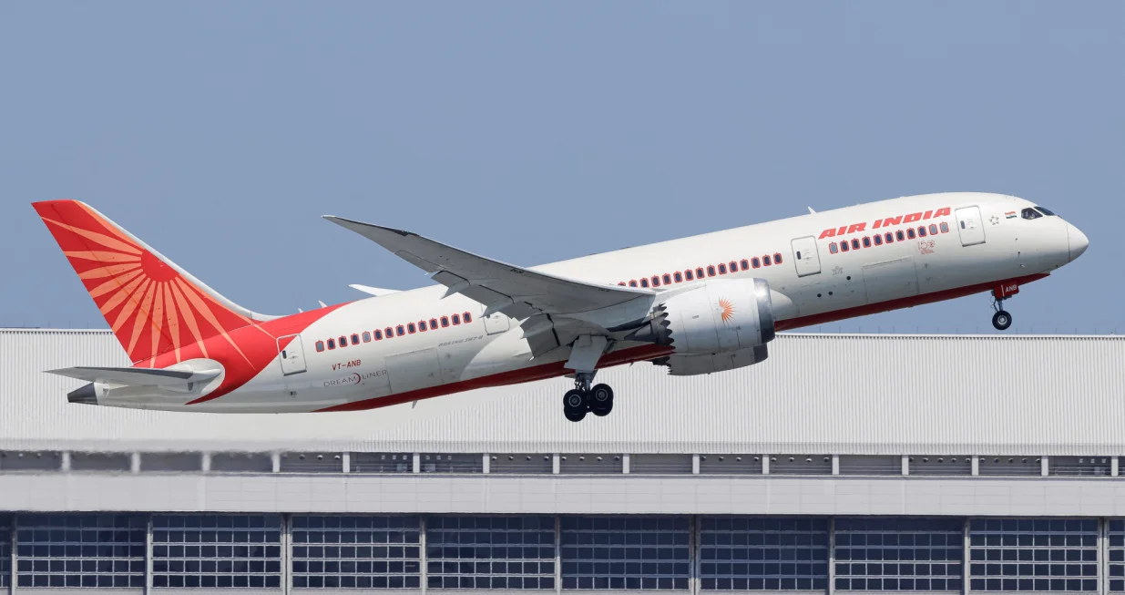 Air India Boeing 787 Dreamliner aircraft with registration letters VT-ANB flies over Tokyo, Japan, April 27, 2025 in this picture obtained from social media. Koki Takagi via REUTERS THIS IMAGE HAS BEEN SUPPLIED BY A THIRD PARTY. MANDATORY CREDIT. NO RESALES. NO ARCHIVES./Koki Takagi