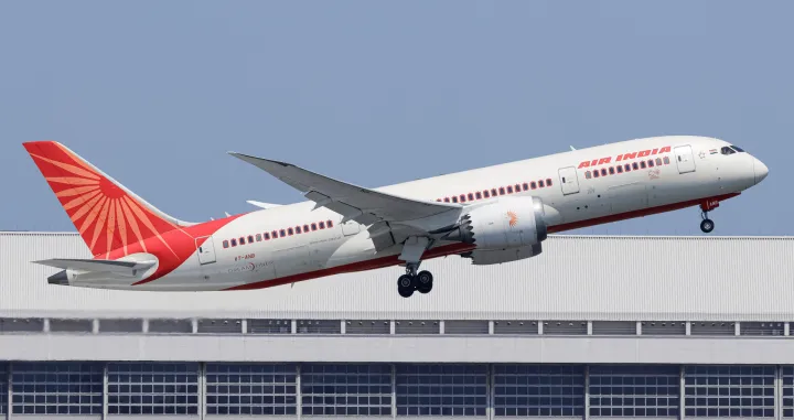 Air India Boeing 787 Dreamliner aircraft with registration letters VT-ANB flies over Tokyo, Japan, April 27, 2025 in this picture obtained from social media. Koki Takagi via REUTERS THIS IMAGE HAS BEEN SUPPLIED BY A THIRD PARTY. MANDATORY CREDIT. NO RESALES. NO ARCHIVES./Koki Takagi