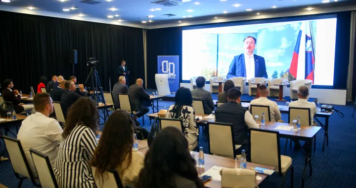 Privredni samit "Perspektive privrednog razvoja i prekogranična saradnja" - Hotel Holiday/Damir Deljo