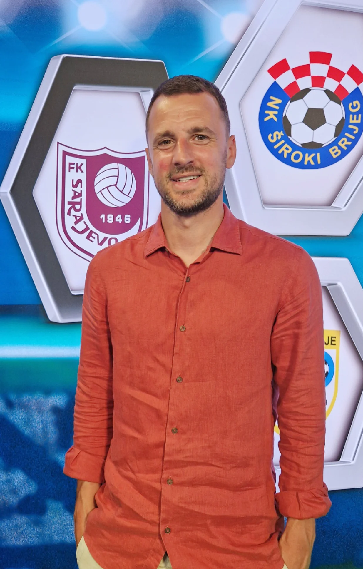 Krste Velkoski u (IN)Direkt