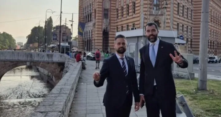 Srđan Amidžić i Igor Dodik, Sarajevo, Vijećnica, tri prsta/Instagram