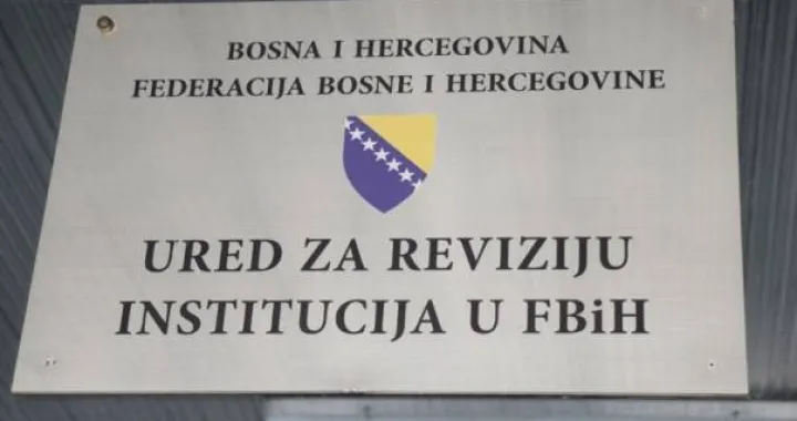 Ured za reviziju/-