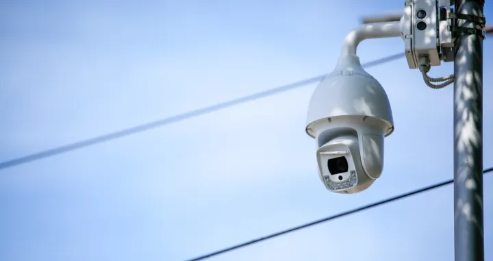 Kamere za stajanje na proširenjima za javni prevoz/Damir Deljo