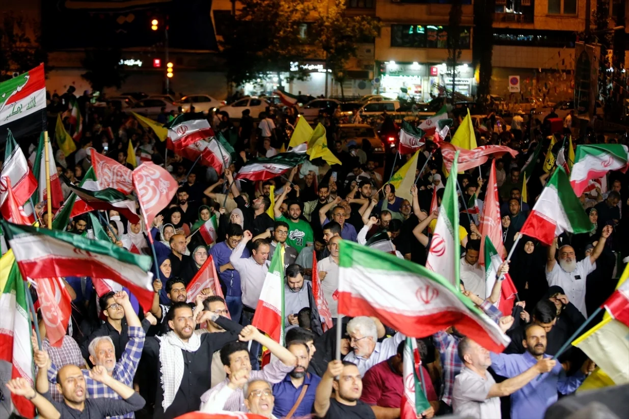 Građani Teherana na trgovima slave iranske napade na Izrael/Fatemeh Bahrami