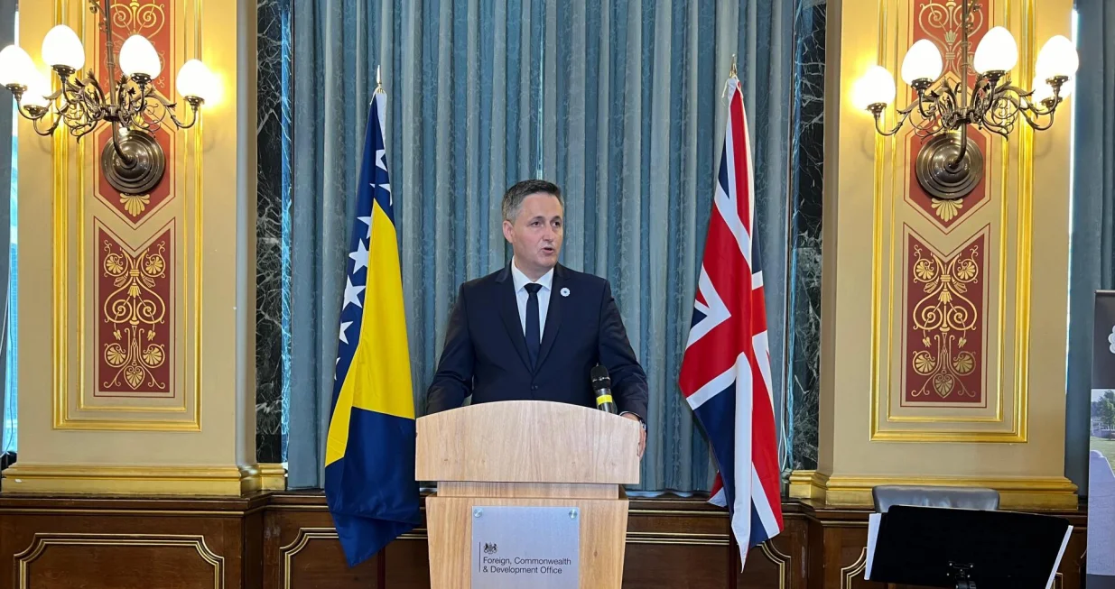 Denis Bećirović sutra putuje u Veliku Britaniju/