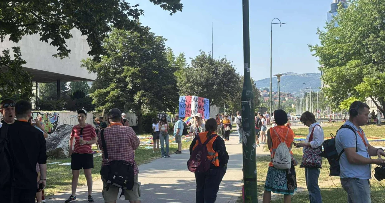 Šest godina Bh. povorke ponosa: Zahtjevi i dalje neispunjeni, ove godine i snažna podrška Palestini/Nedim Fetahović