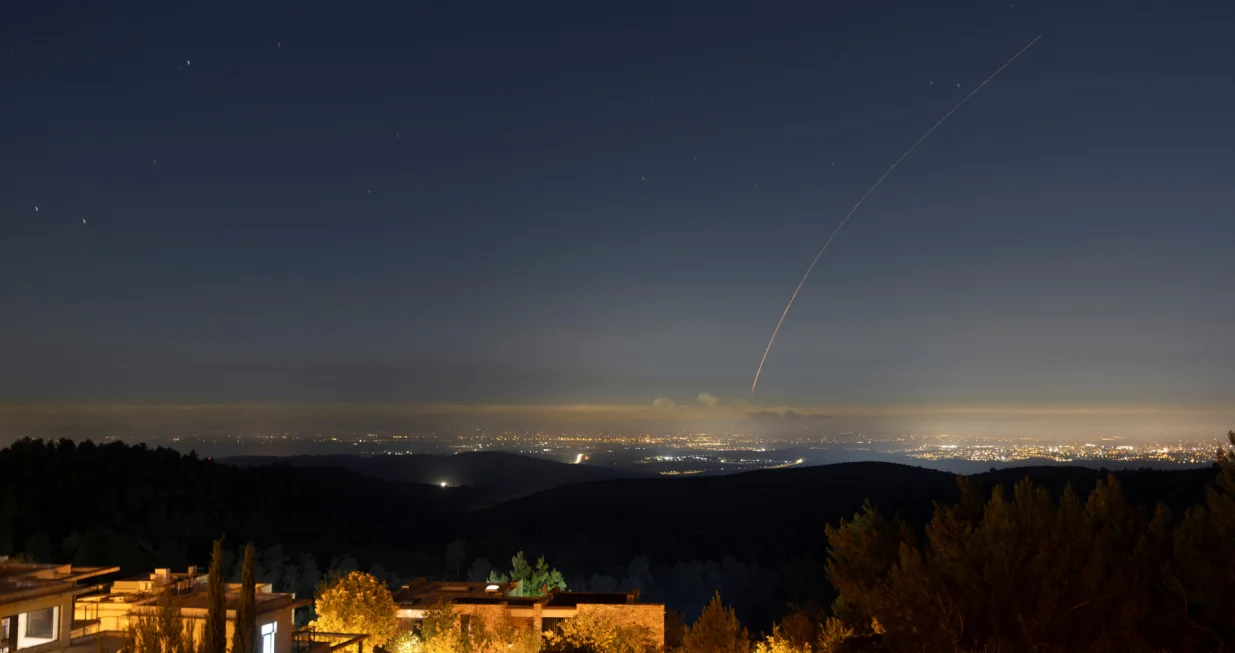 Missiles launched from Iran towards Israel are intercepted, as seen from Neve Ilan, Israel, June 14, 2025. REUTERS/Oren Ben Hakoon ISRAEL OUT. NO COMMERCIAL OR EDITORIAL SALES IN ISRAEL/Oren Ben Hakoon