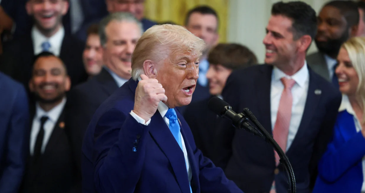 U.S. President Donald Trump speaks as he welcomes the Florida Gators, the 2025 NCAA Men's Division I Basketball Champions, at the White House in Washington, D.C., U.S., May 21, 2025. REUTERS/Evelyn Hockstein/Evelyn Hockstein
