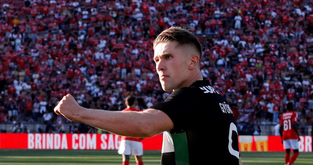 FILE PHOTO: Soccer Football - Taca de Portugal - Final - Benfica v Sporting CP - Estadio Nacional do Jamor, Lisbon, Portugal - May 25, 2025 Sporting CP's Viktor Gyokeres celebrates scoring their first goal REUTERS/Pedro Rocha/File Photo