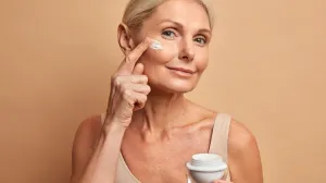 Prirodna maska koja briše bore i vraća sjaj licu/Free Pik