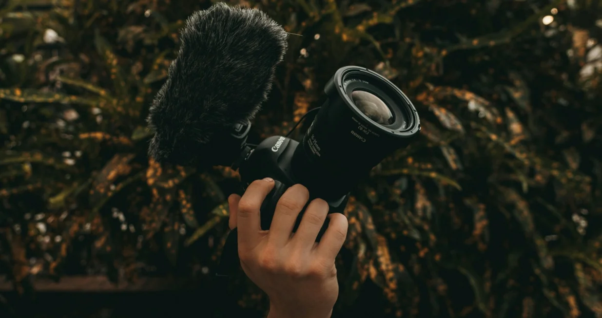 novinar, mediji, novinarstvo, snimatelj/Kyle Loftus