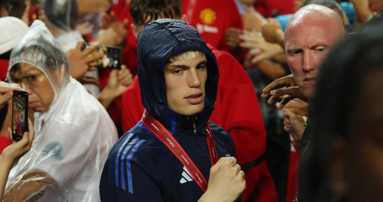 FOTO: REUTERS/Tyrone Siu