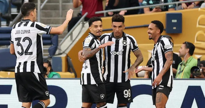 Soccer Football - FIFA Club World Cup - Group B - Botafogo v Seattle Sounders FC - Lumen Field, Seattle, Washington, U.S. - June 15, 2025 Botafogo's Igor Jesus celebrates scoring their second goal with teammates REUTERS/Agustin Marcarian