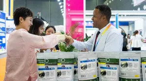 (250614) -- BEIJING, June 14, 2025 (Xinhua) -- An exhibitor (R) shakes hands with a visitor during the fourth China-Africa Economic and Trade Expo at Changsha International Convention and Exhibition Center in Changsha, central China's Hunan Province, June 13, 2025. (Xinhua/Chen Sihan)/Chen Sihan