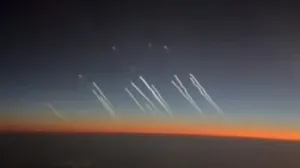 Iranske rakete, snimak iz aviona koji ide prema Dubaiju/Prtsc