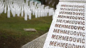 Memorijalni centar Potočari zimi/Damir Deljo