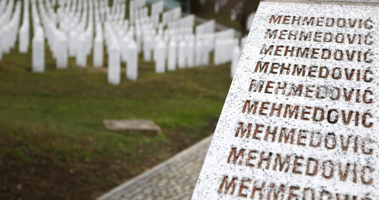 Memorijalni centar Potočari zimi/Damir Deljo