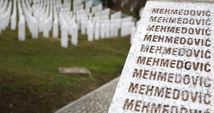 Memorijalni centar Potočari zimi/Damir Deljo